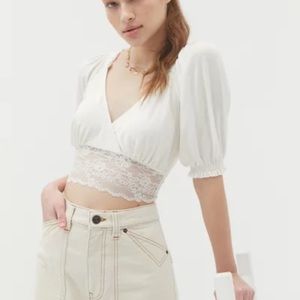 Lace puff sleeve top